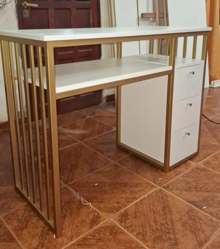 Amoblamiento en hierro y madera fabricado por Herrería Valdez.Luis 6