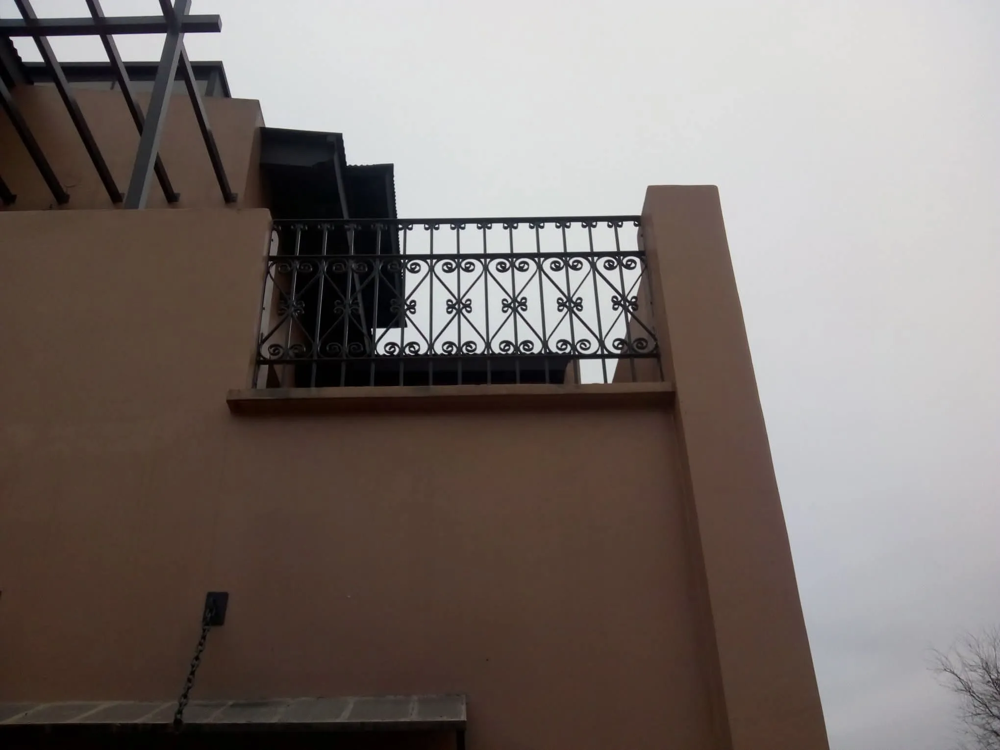 Reja de herrería fabricada por Herrería Valdez.Luis 12